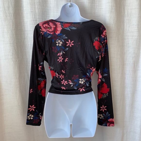 NEW! Floral Long Sleeve V-Neck Cross Crop Top!! - Picture 6 of 6